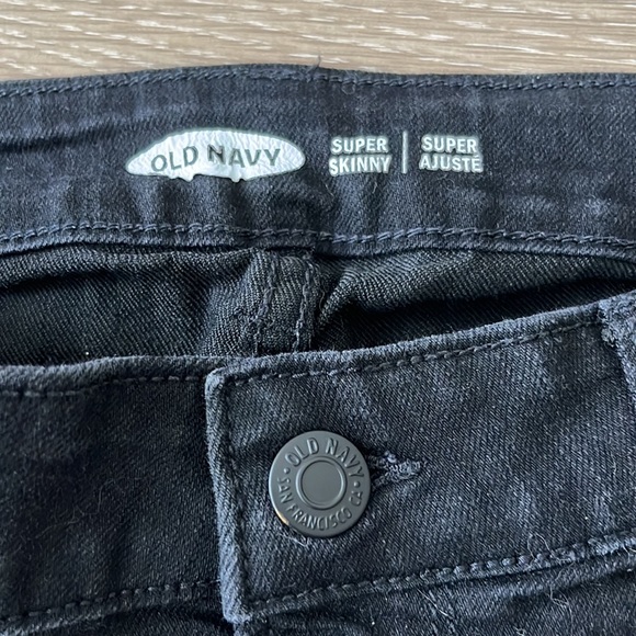 Old Navy Black Super Skinny Denim Jeans - Size 4 - Picture 3 of 7